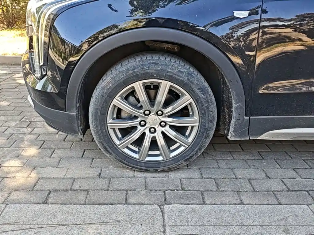 Cadillac XT4 — фото 23