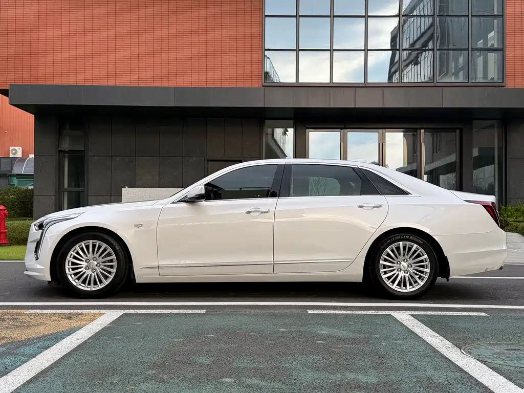 Cadillac CT6 — фото 4