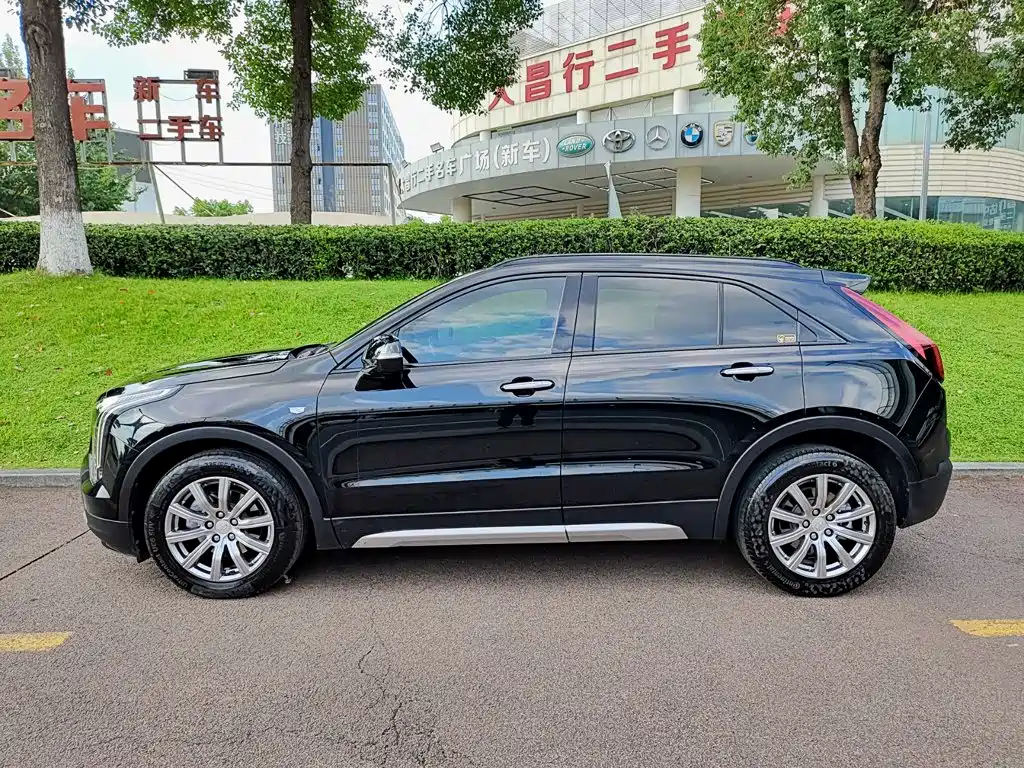 Cadillac XT4 — фото 3