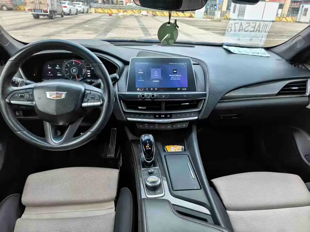 Cadillac CT5 — фото 5