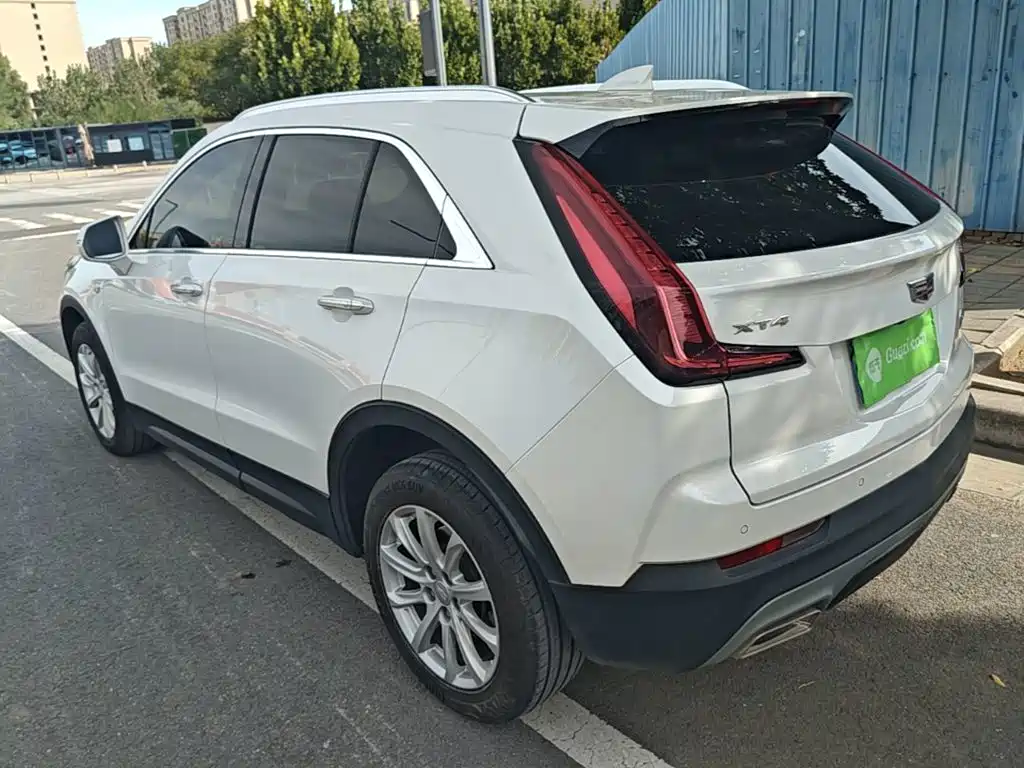 Cadillac XT4 — фото 5