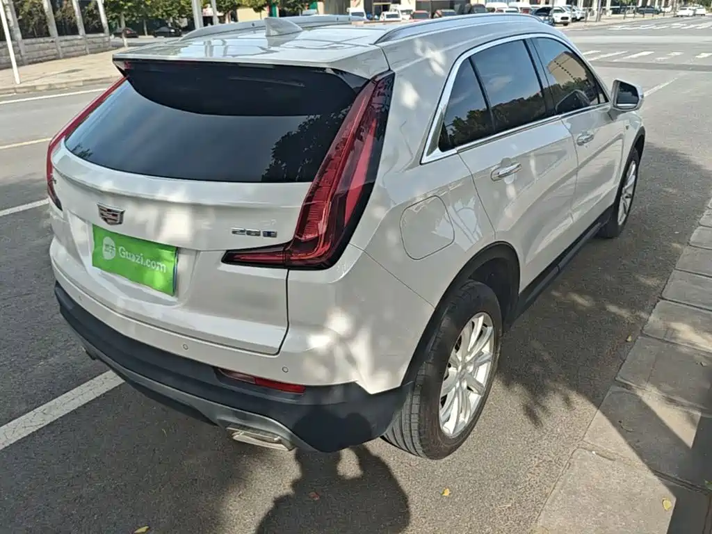 Cadillac XT4 — фото 7