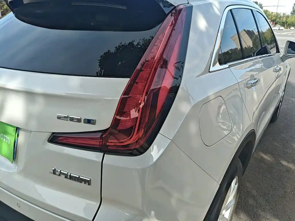 Cadillac XT4 — фото 8