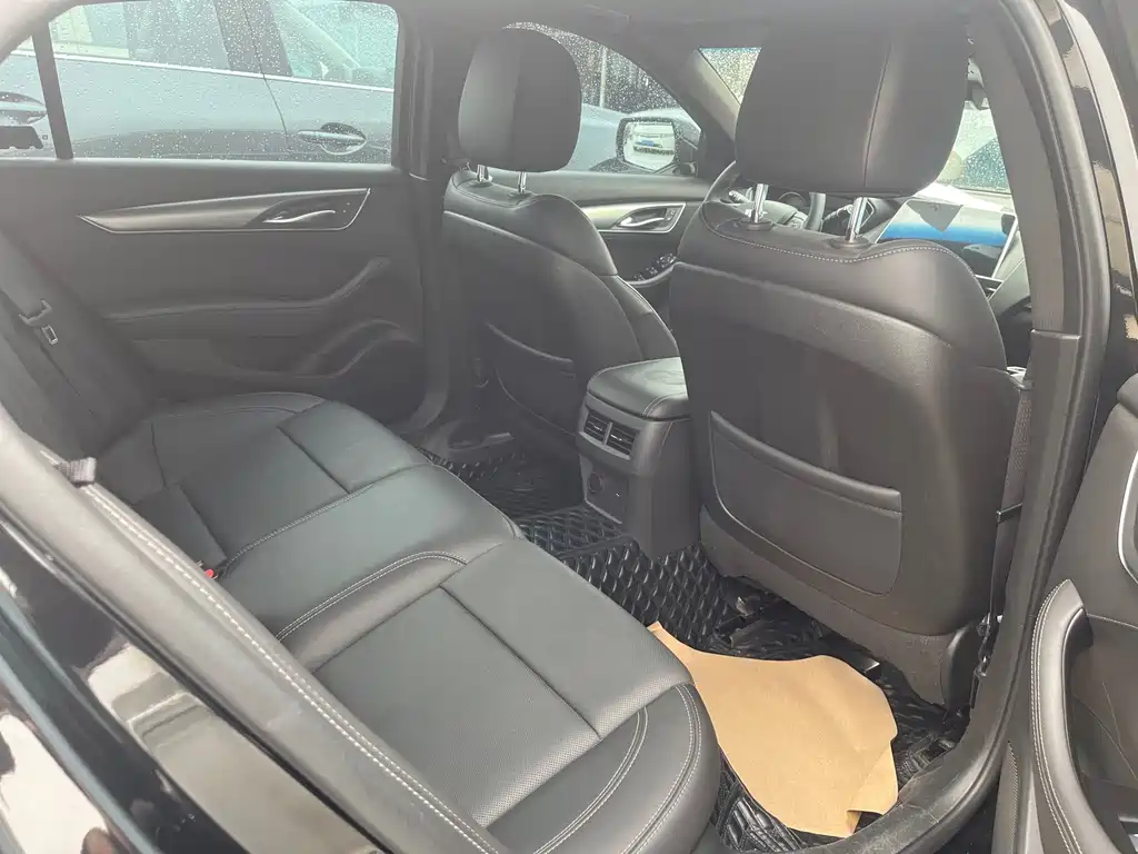 Cadillac CT5 — фото 5