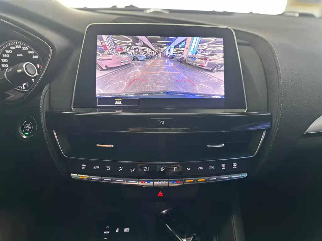 Cadillac CT5 — фото 14