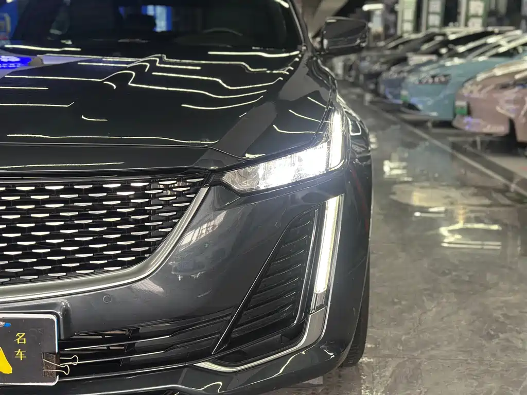 Cadillac CT5 — фото 5