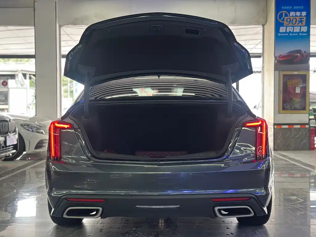 Cadillac CT5 — фото 8