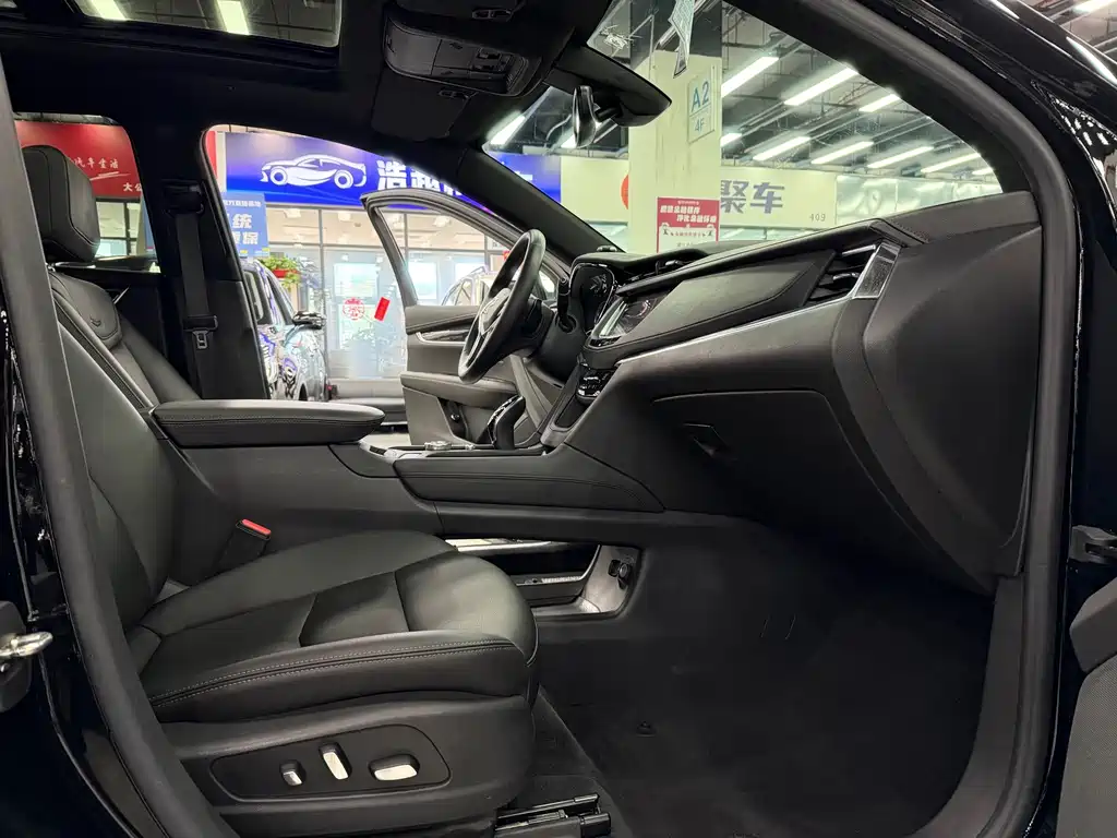 Cadillac XT5 — фото 6