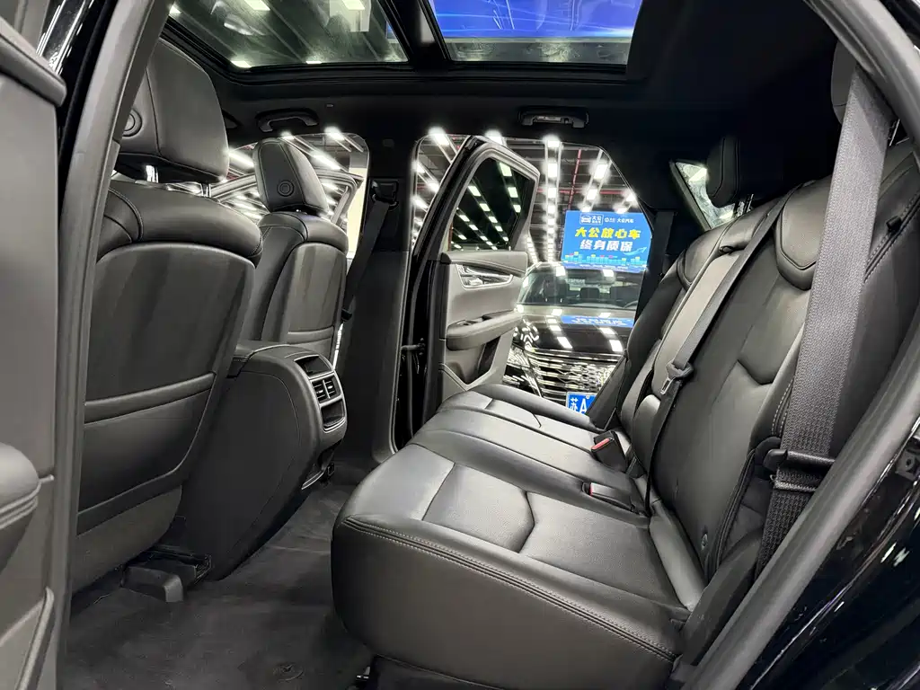 Cadillac XT5 — фото 7