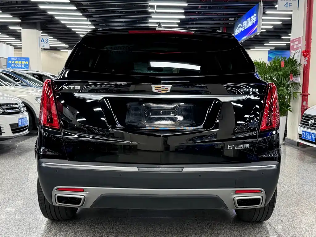 Cadillac XT5 — фото 10