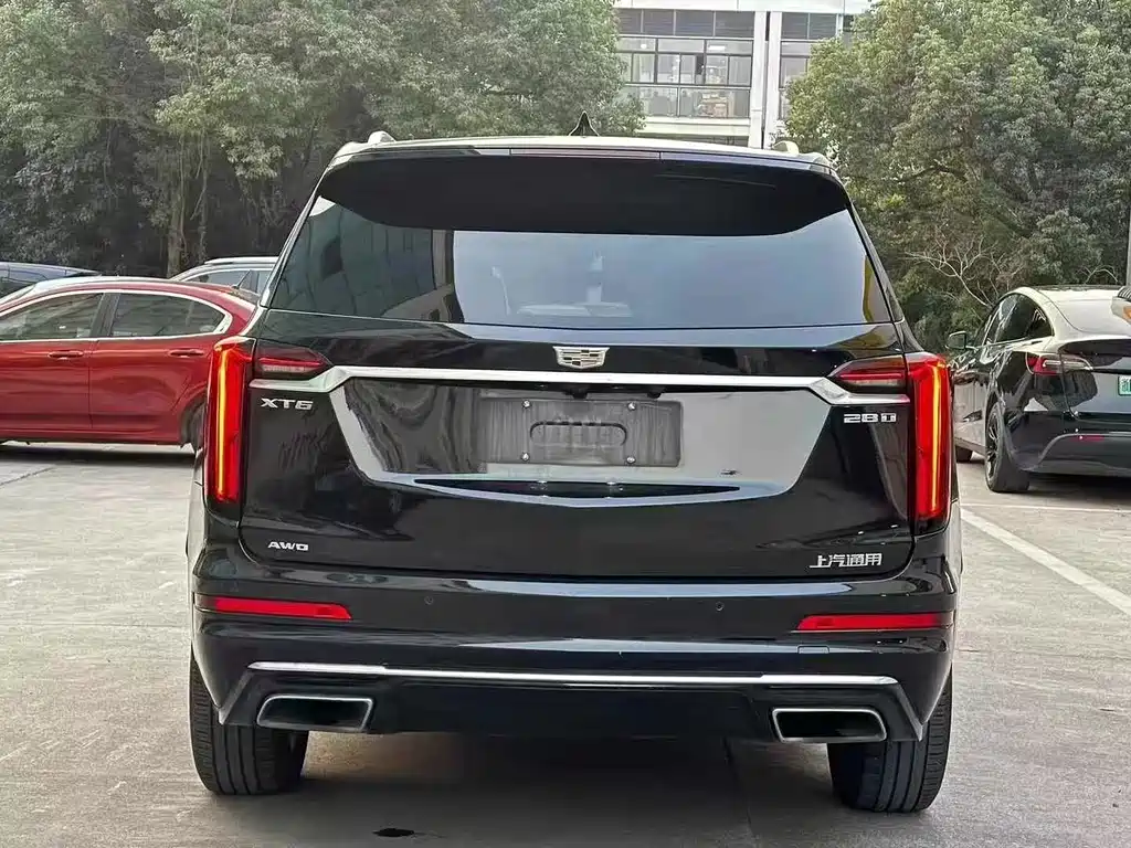 Cadillac XT6 — фото 9