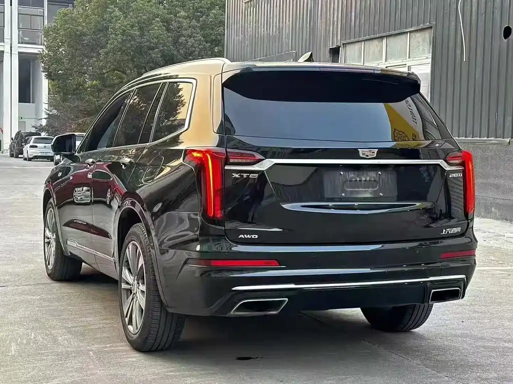 Cadillac XT6 — фото 10