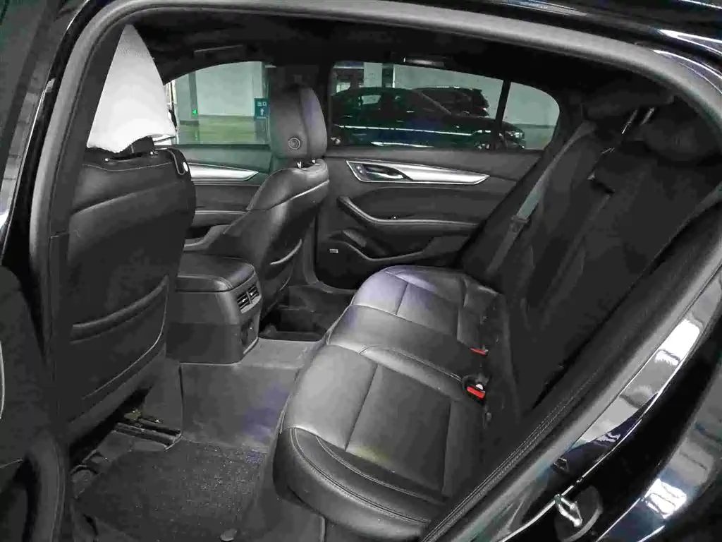 Cadillac CT5 — фото 9