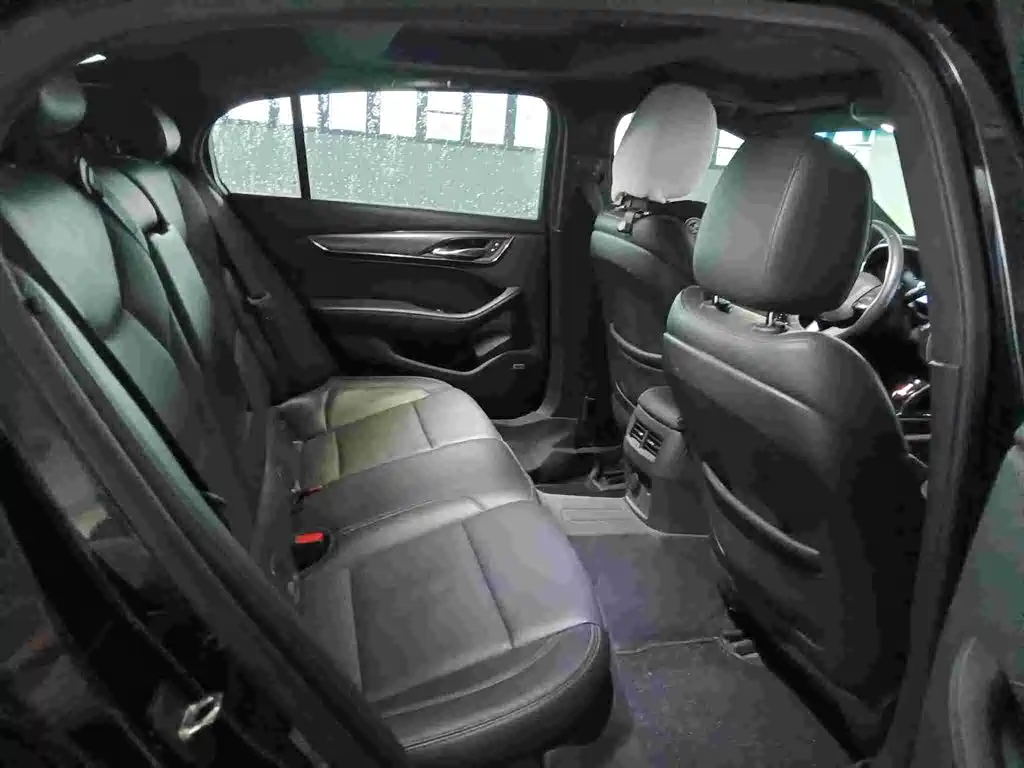 Cadillac CT5 — фото 10