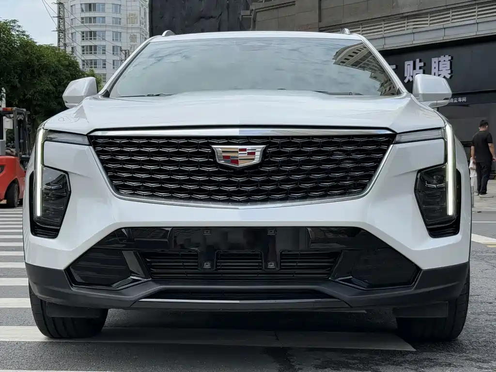 Cadillac XT4 — фото 2