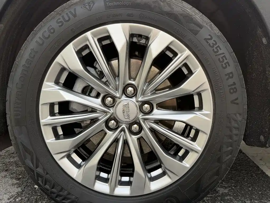Cadillac XT4 — фото 13