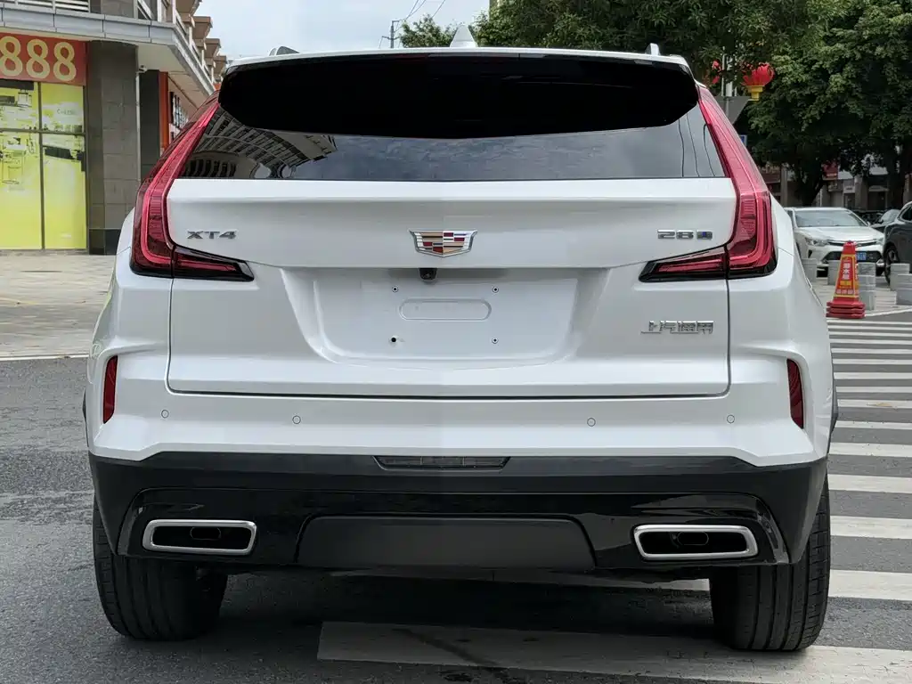 Cadillac XT4 — фото 3