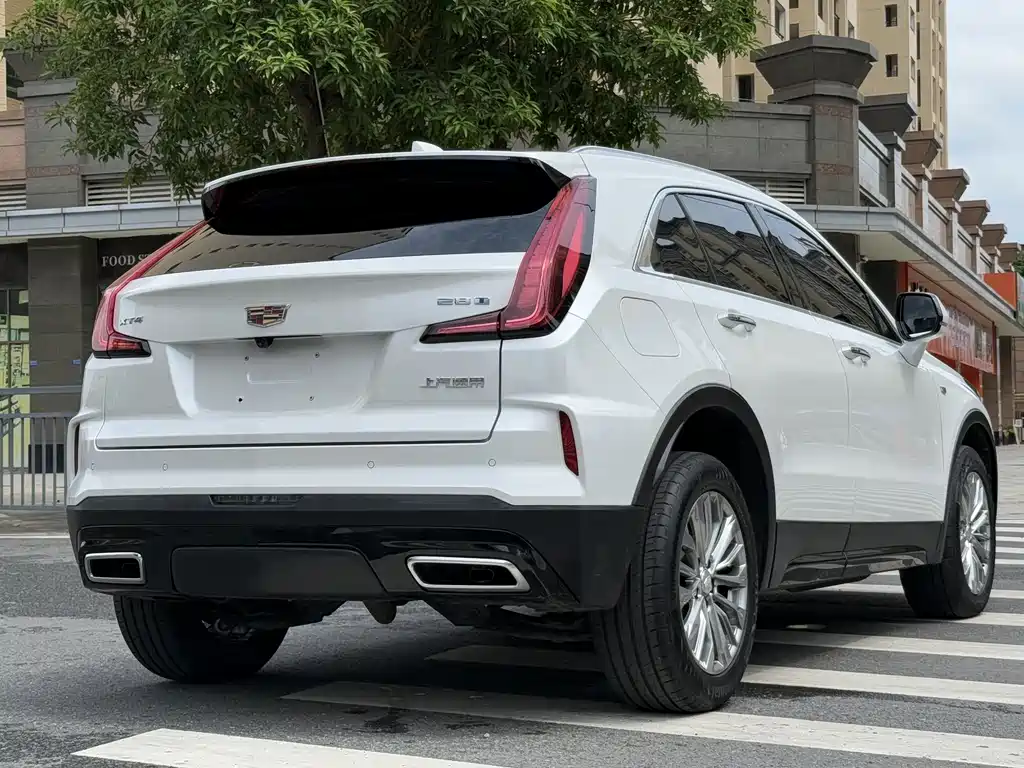 Cadillac XT4 — фото 4
