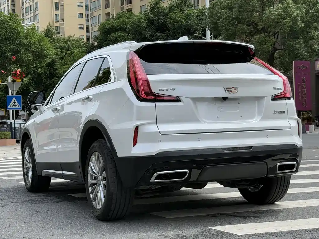 Cadillac XT4 — фото 6