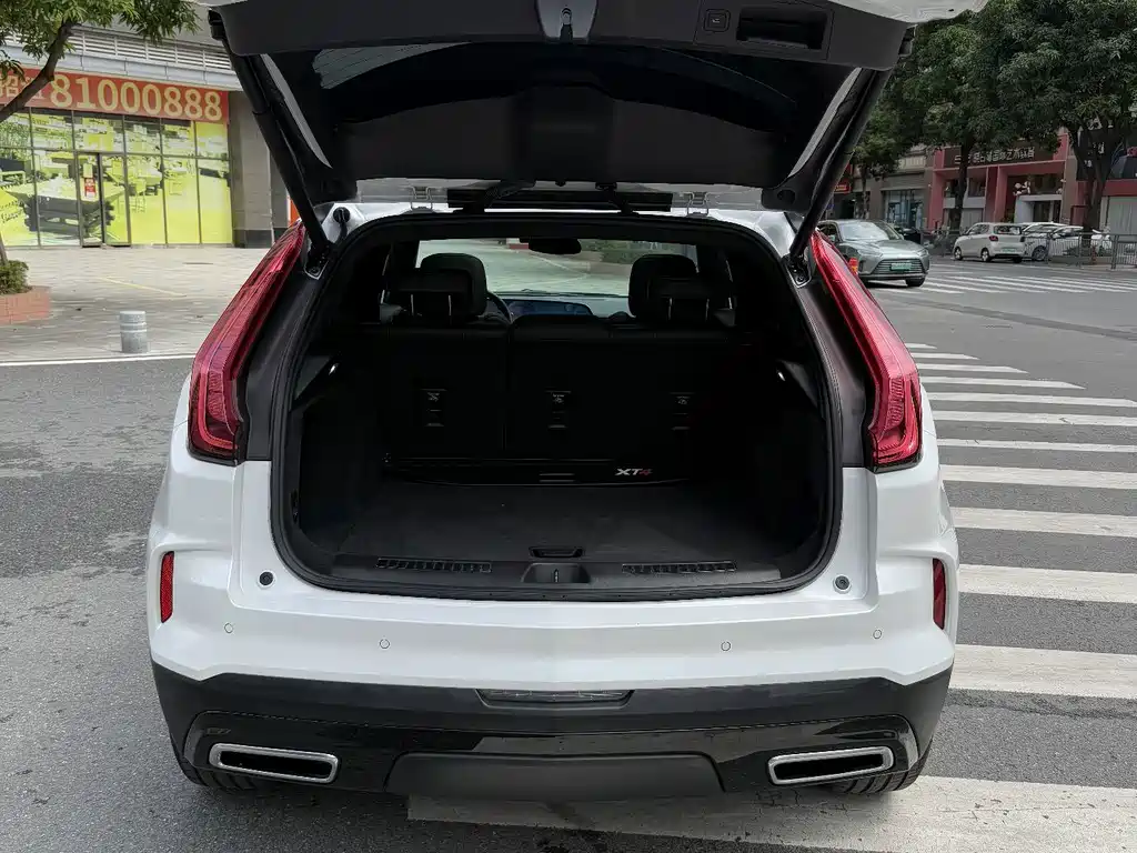 Cadillac XT4 — фото 9
