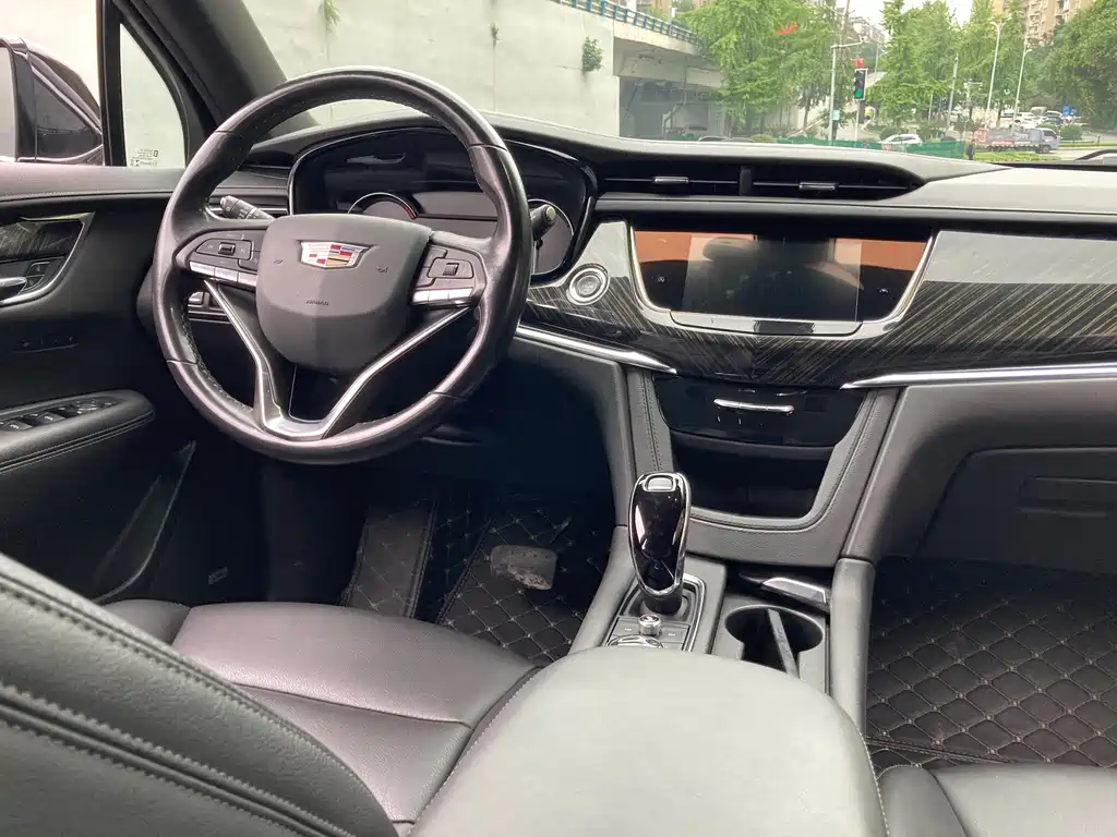 Cadillac XT6 — фото 9