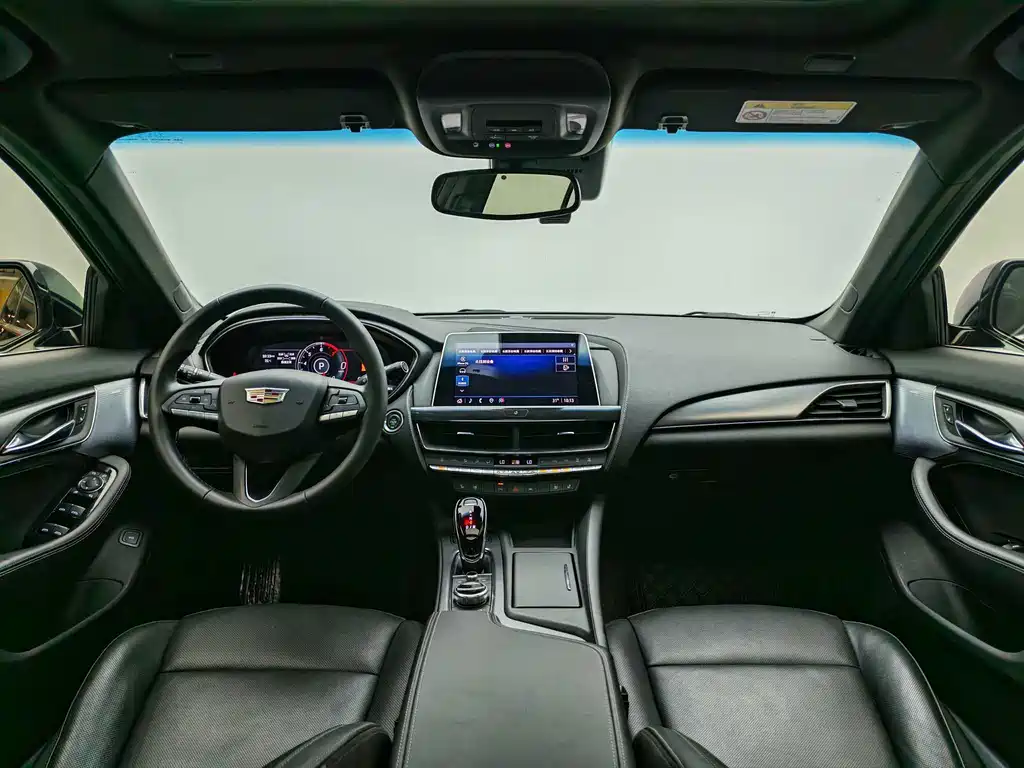 Cadillac CT5 — фото 14