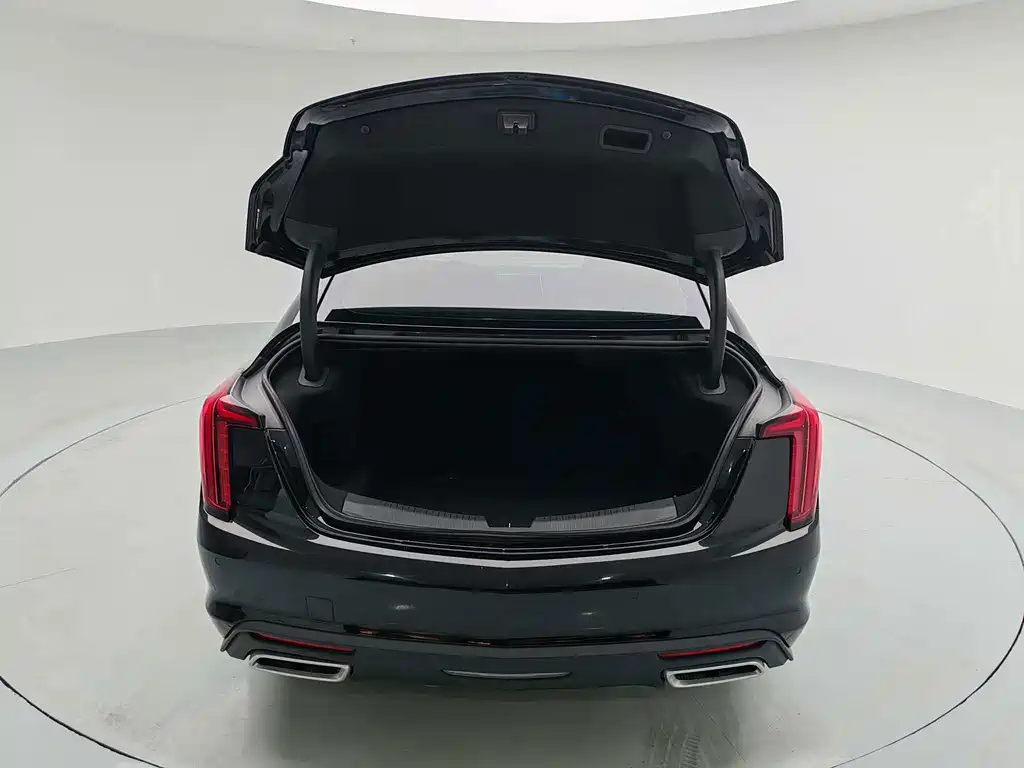 Cadillac CT5 — фото 20