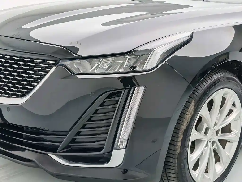 Cadillac CT5 — фото 21