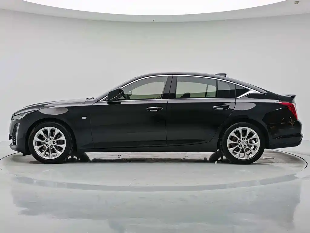Cadillac CT5 — фото 7