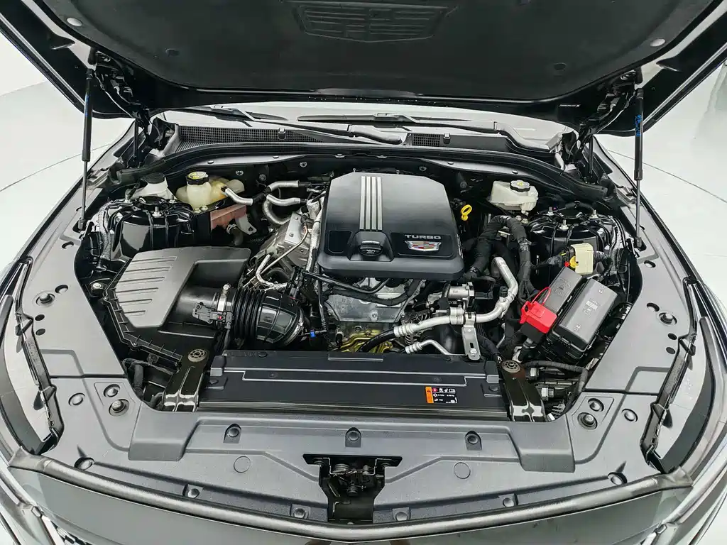 Cadillac CT5 — фото 9