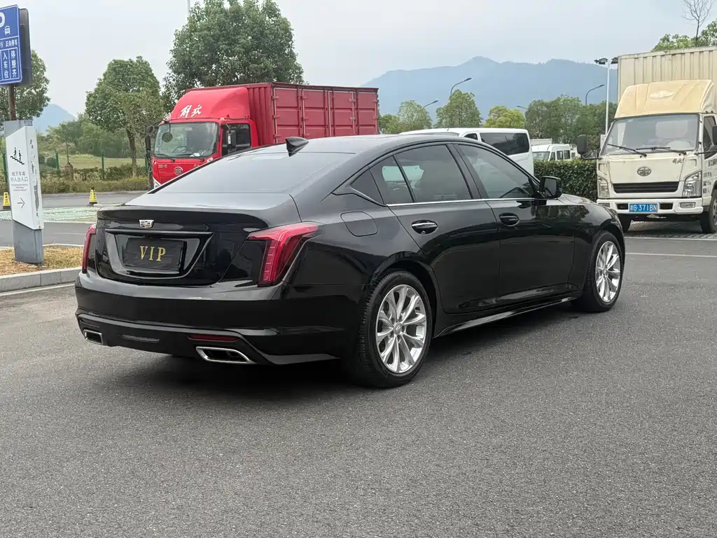Cadillac CT5 — фото 13