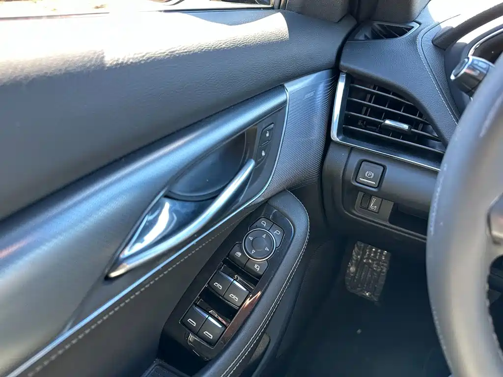 Cadillac CT5 — фото 23