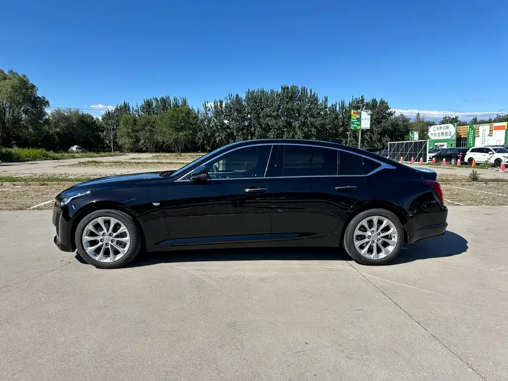 Cadillac CT5 — фото 7