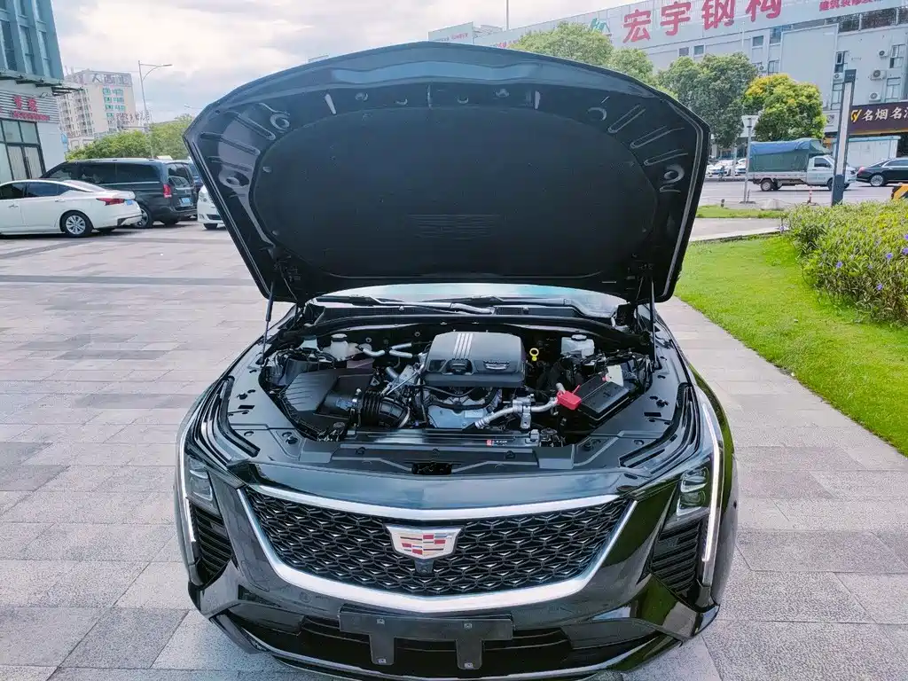 Cadillac CT5 — фото 38