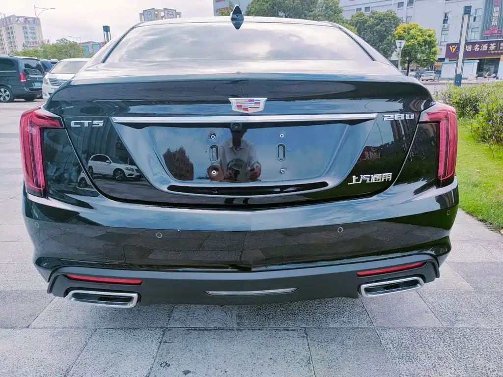 Cadillac CT5 — фото 8