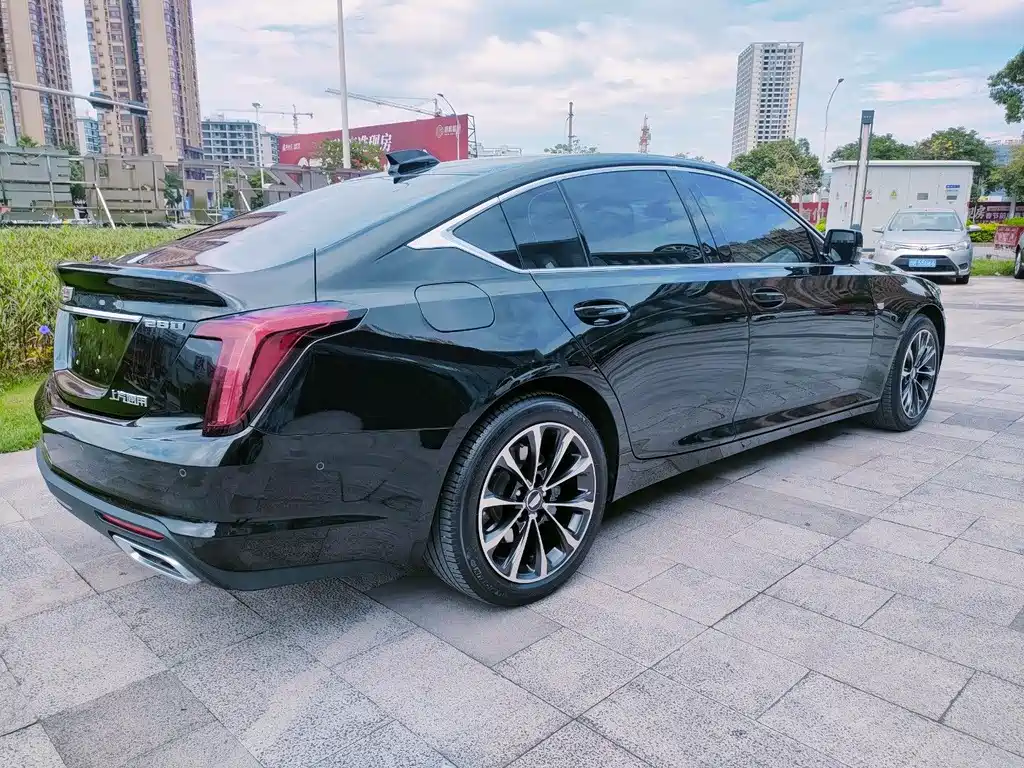 Cadillac CT5 — фото 10
