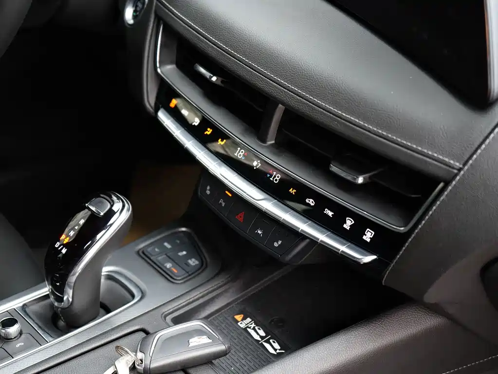 Cadillac CT5 — фото 11
