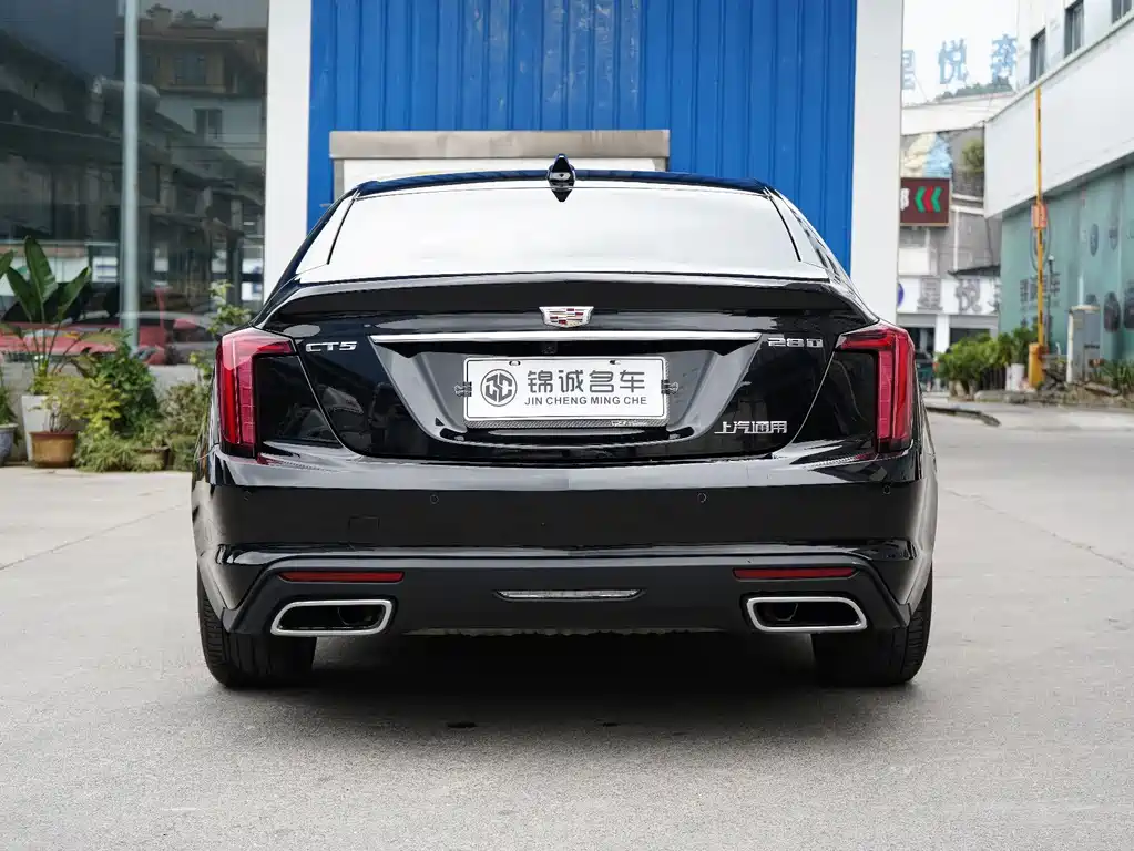 Cadillac CT5 — фото 8