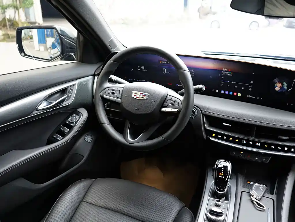 Cadillac CT5 — фото 10