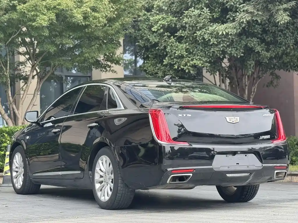 Cadillac XTS — фото 7