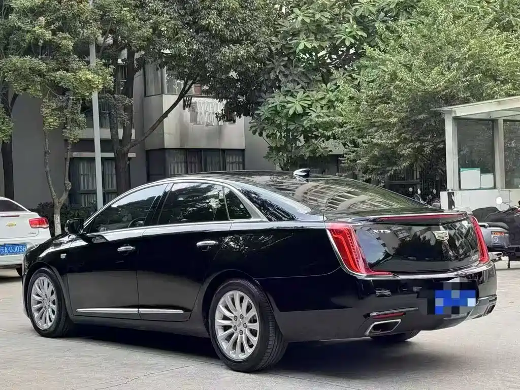 Cadillac XTS — фото 7