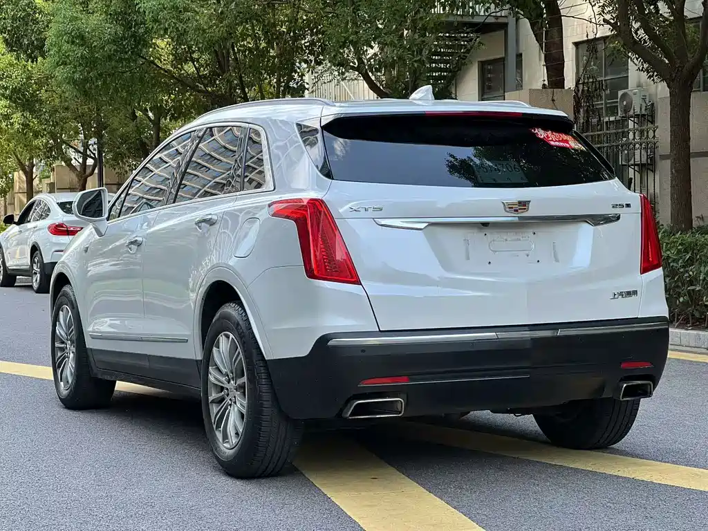 Cadillac XT5 — фото 3