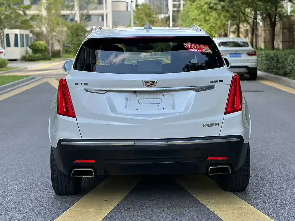 Cadillac XT5 — фото 4