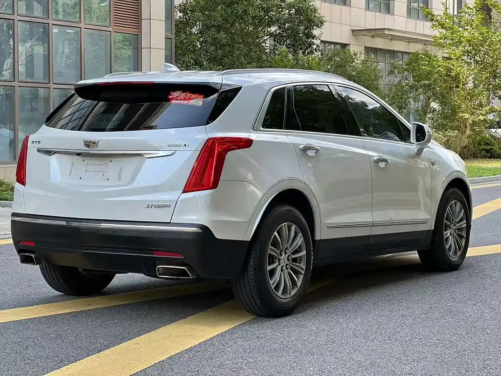Cadillac XT5 — фото 5