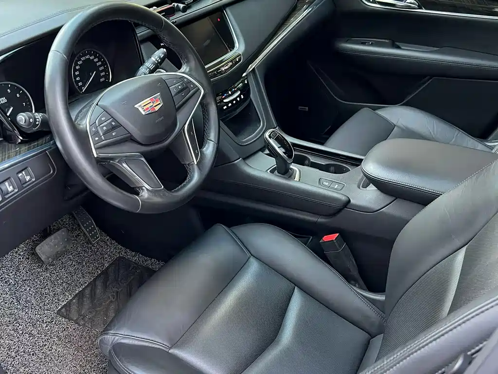 Cadillac XT5 — фото 6