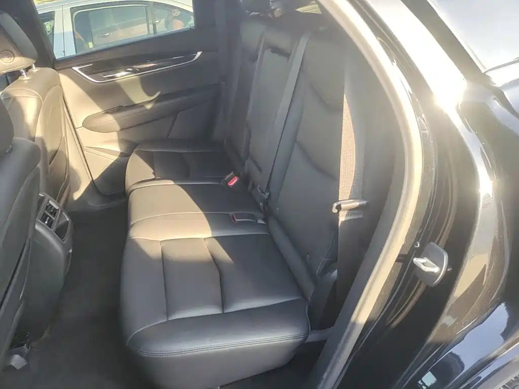 Cadillac XT5 — фото 17