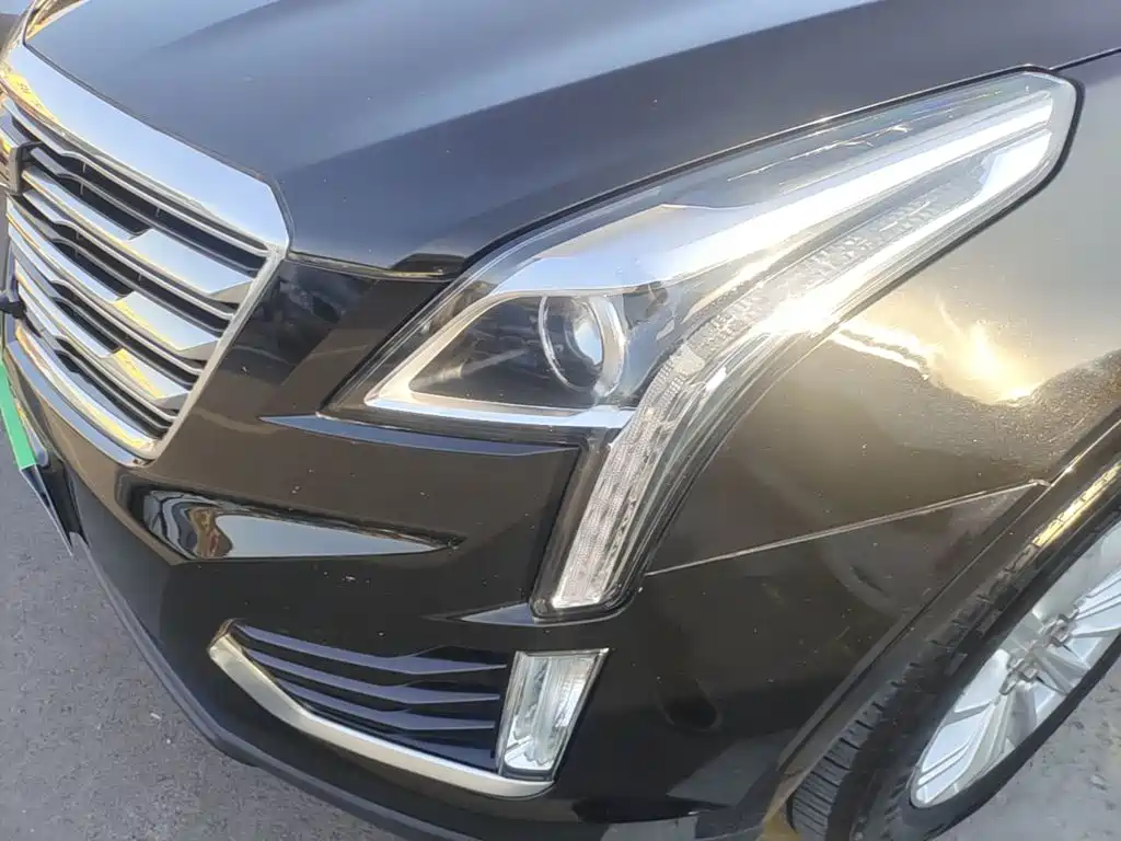 Cadillac XT5 — фото 24