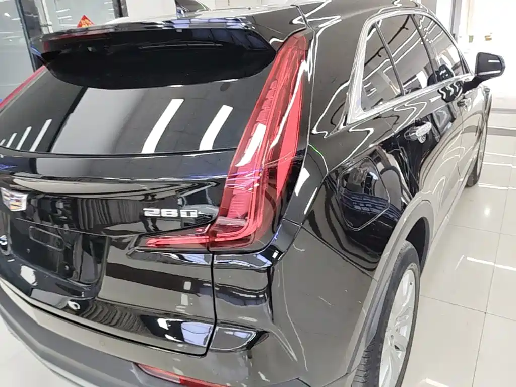 Cadillac XT4 — фото 8