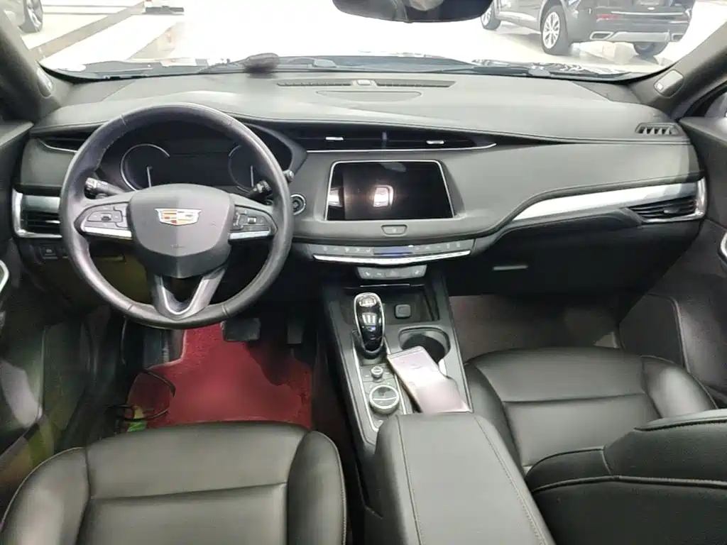 Cadillac XT4 — фото 10
