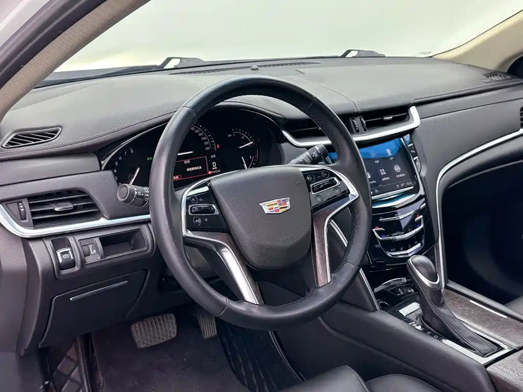 Cadillac XTS — фото 10